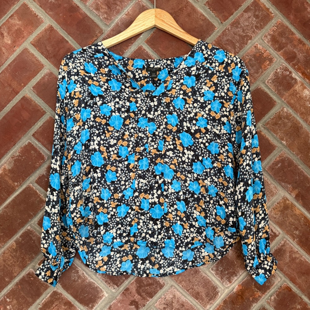 Ann Taylor Blouse Womens XXSP Blue Floral Long Sleeve Petite Top Lightweight